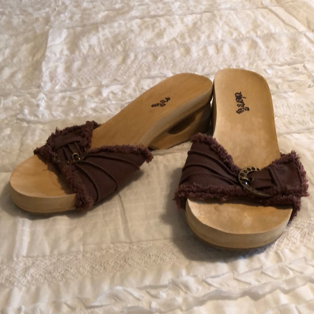 Sketchers sandals